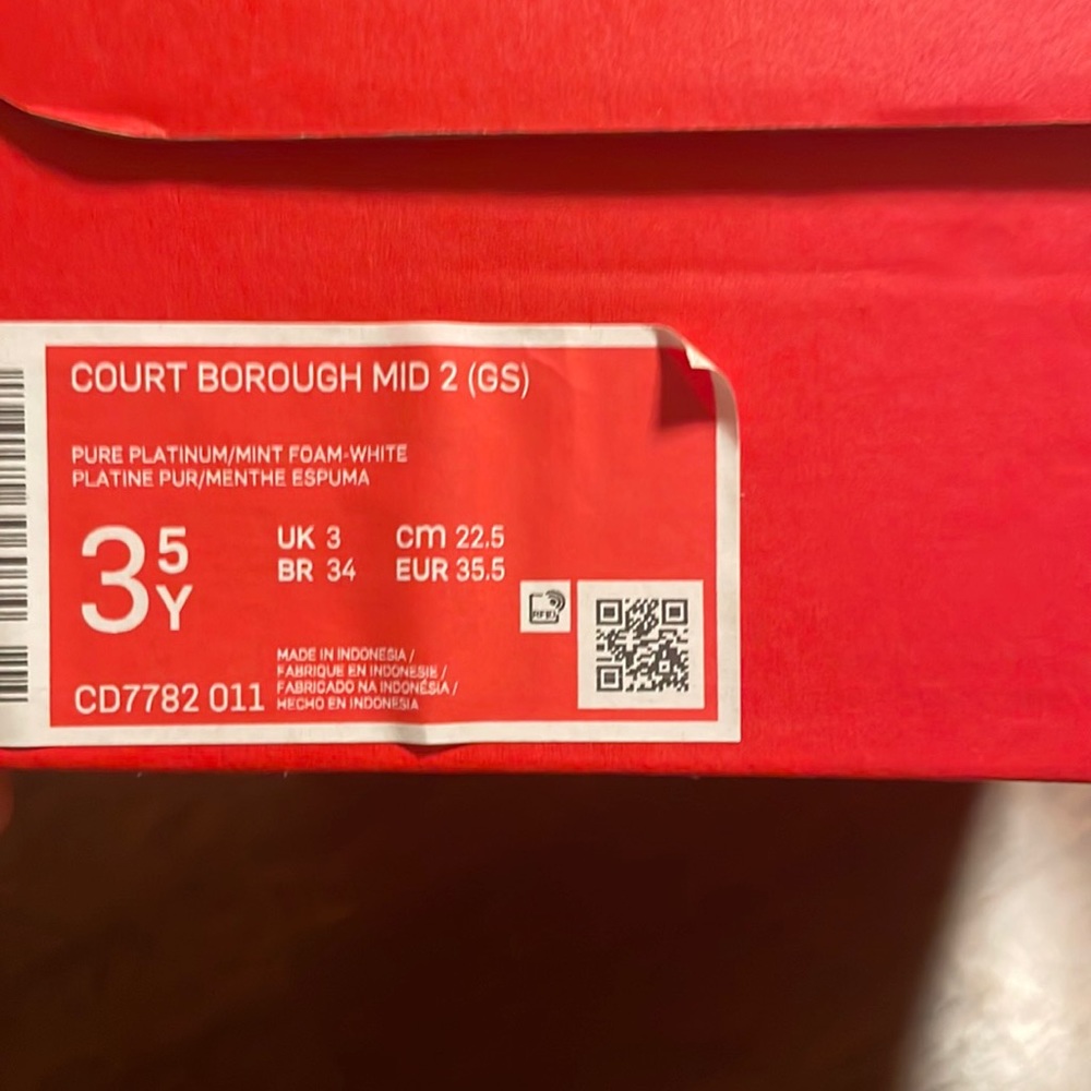 Borough Mid 2 Shoes